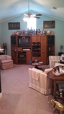 4th image of 553 Betten Ct