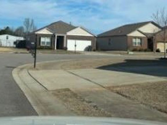 Exterior Neighborhood (street photo)