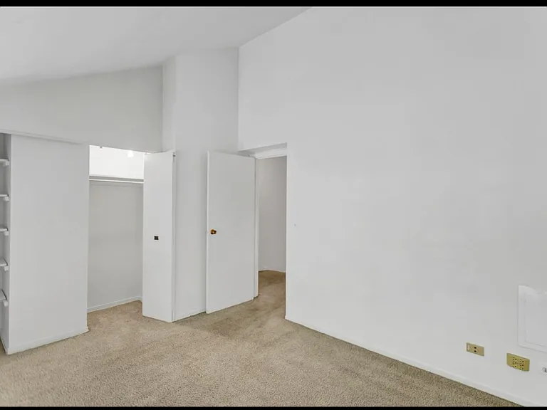 5913 Meadow Dr — Photo 12
