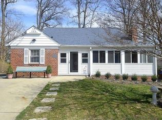 5213 Belvoir Dr, Bethesda, MD