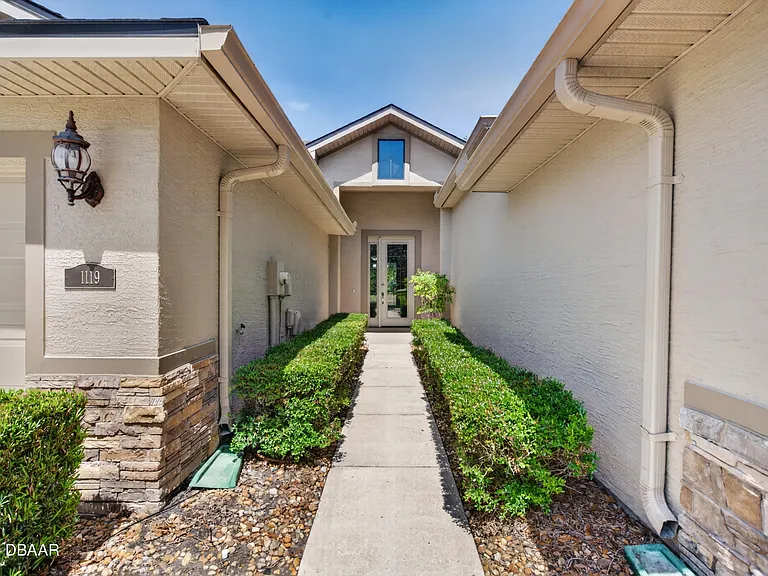 1119 Hansberry Ct — Photo 3
