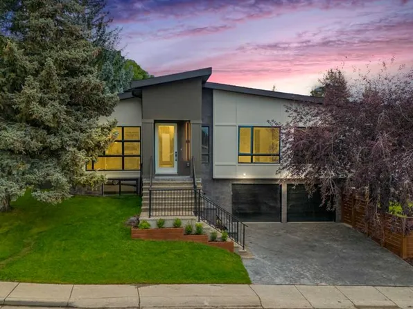 4912 W Carney Rd NW, Calgary, AB T2L 1E8