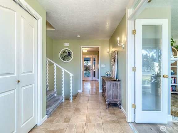 4th image of 377 SE Highland Park Drive
