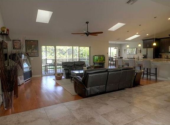 3rd image of 4529 Woodlands Village Dr