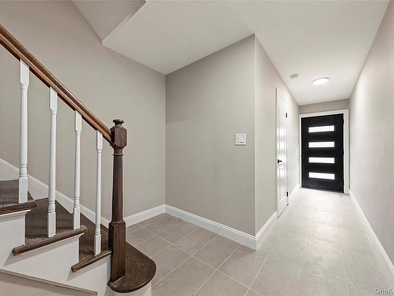 2nd image of 40 Autumn Avenue