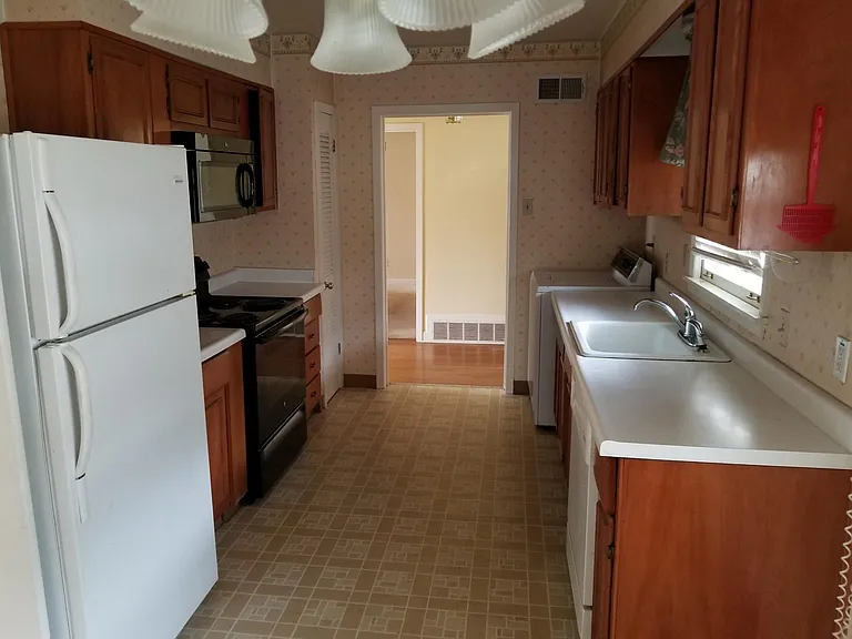 5381 Laurie Ln — Photo 11