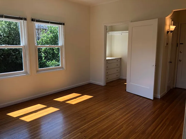 81 Glen Ave — Photo 9