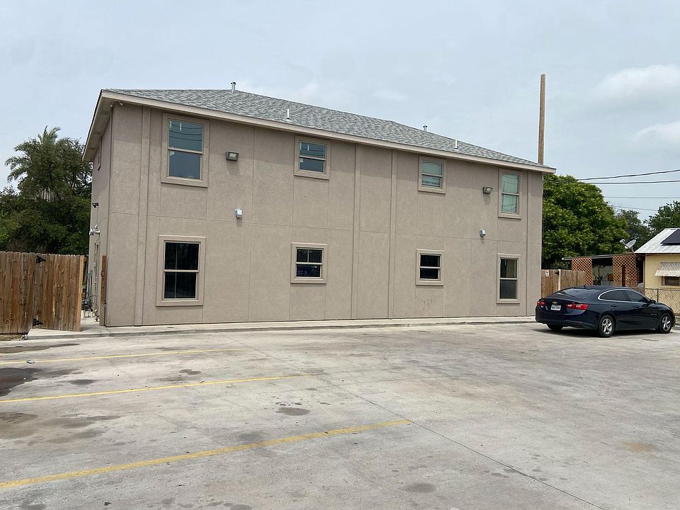 2nd image of 2114 Santa Maria Ave #1