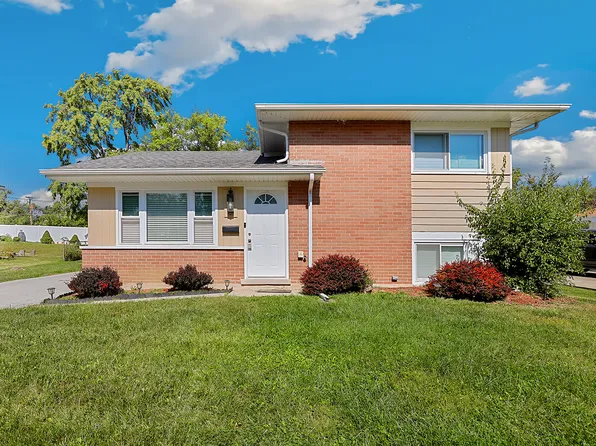 613 Saratoga Dr, Chicago Heights, IL 60411