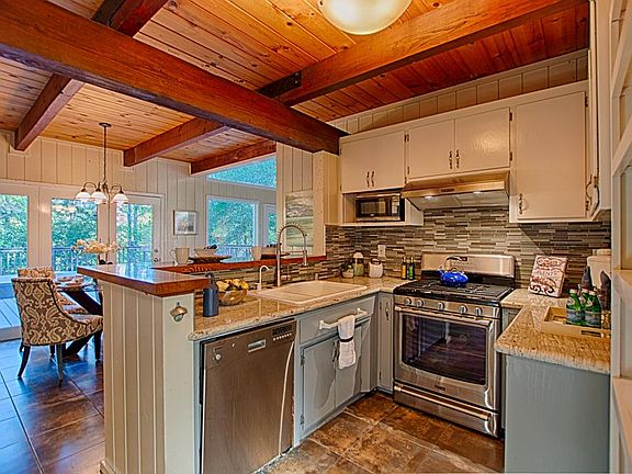 5th image of 294 Hilltop Ct