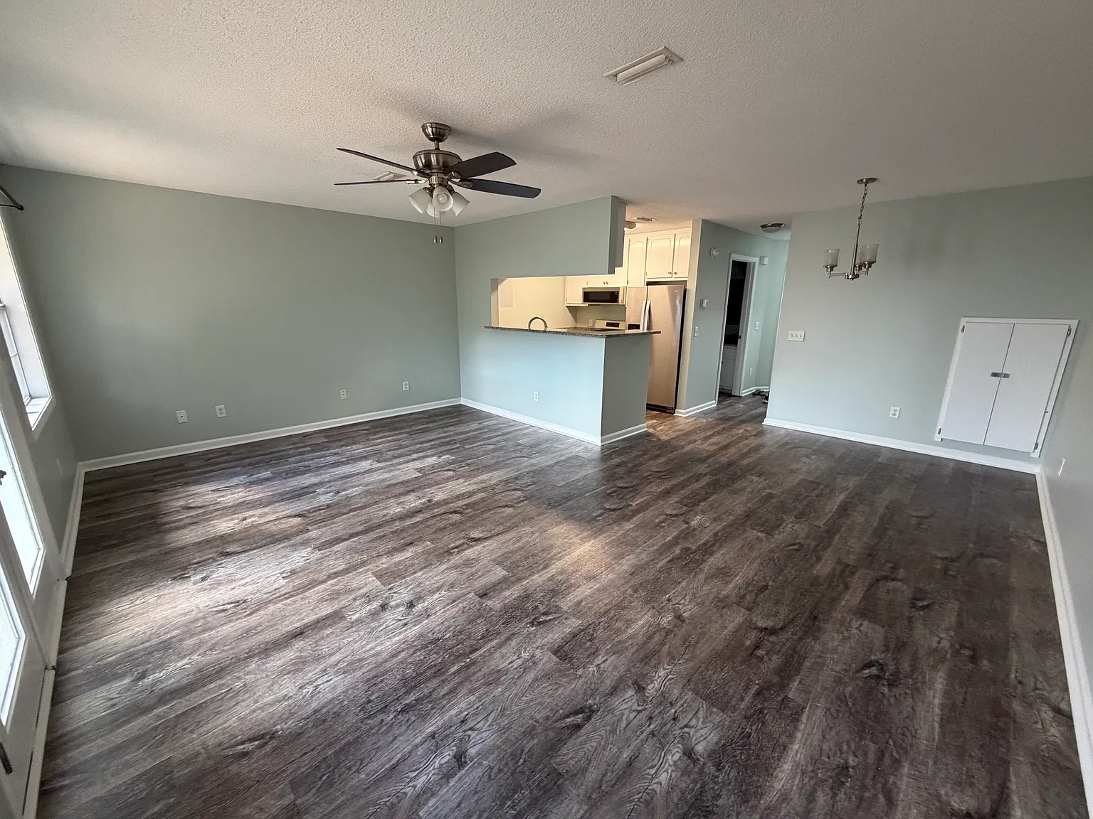 2 bed, 2.5 bath, 1380 sqft, $1,350 — Photo 3