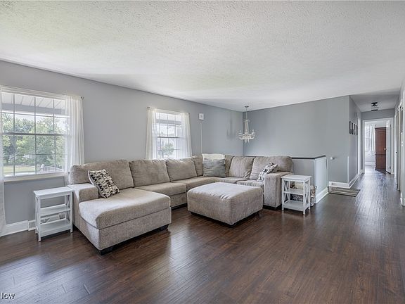 4th image of 17162 Park Lane Dr