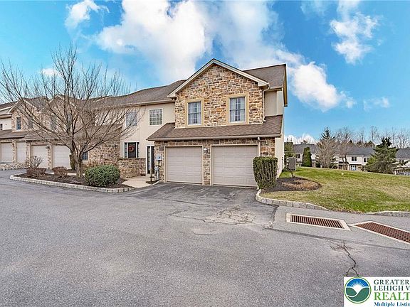 2nd image of 15 Holly Ct