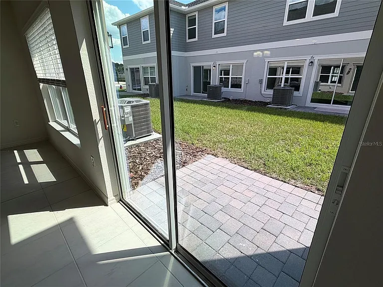 2817 Moonshadow Ct — Photo 7