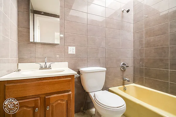 Rented by MySpaceNYC | media 9