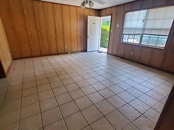 3rd image of 6043 Dogwood Dr