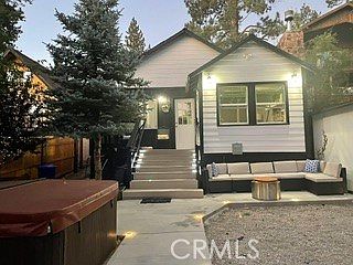 1st image of 689 Daisy Ln