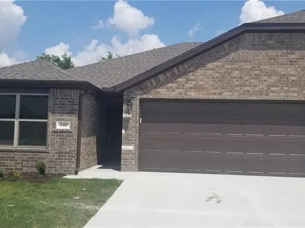 540 Vee St, Centerton, AR 72719