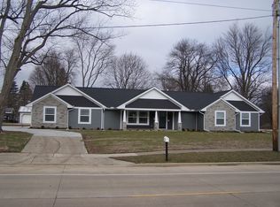406 W Church St, Savoy, IL
