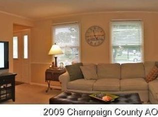 905 Meadow View Ct, Savoy, IL 61874