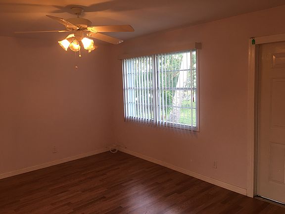 5th image of 1528 Delaware Ave NE