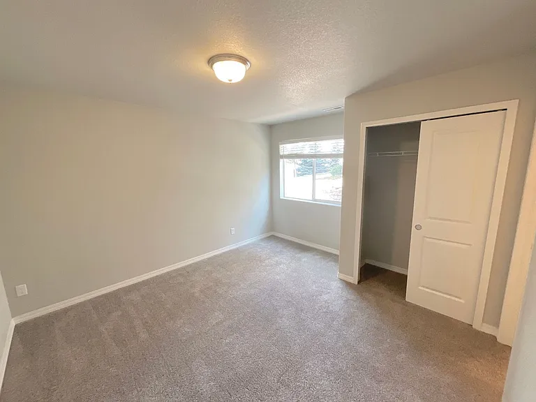 2053 Alperton Hts — Photo 8