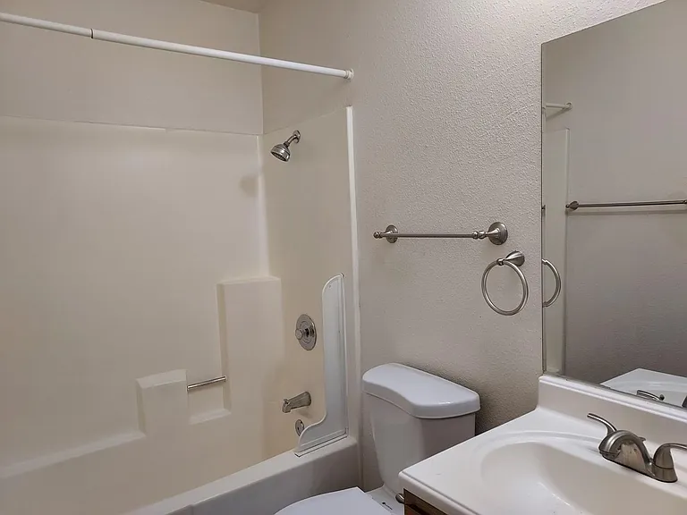 Villa Hermosa Apartments — Photo 16