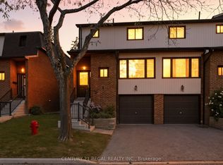 765 Oklahoma Dr #7, Pickering, ON L1W 3C9