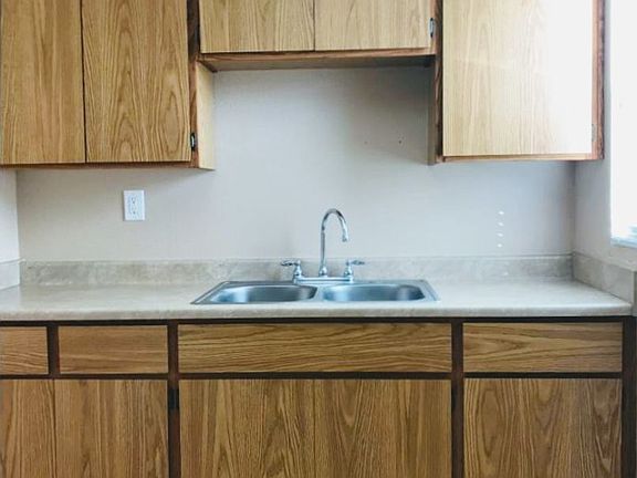 3rd image of 252 22nd St #258