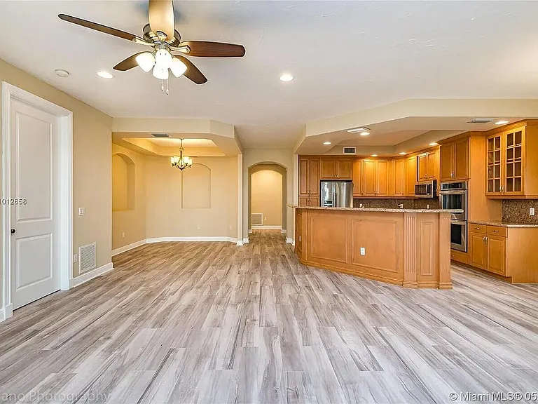 7551 Old Thyme Ct — Photo 8