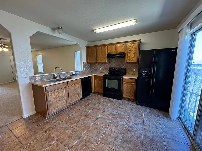 6600 Taree Loop — Photo 10