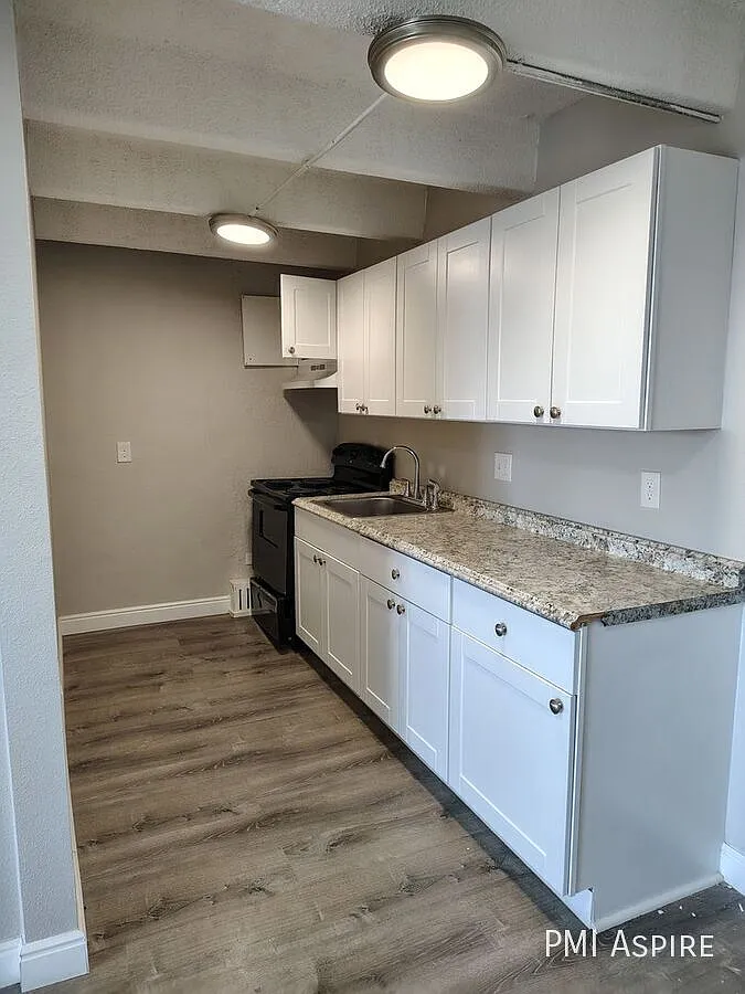 2 bed, 1.0 bath, 1000 sqft, $1,100 — Photo 2