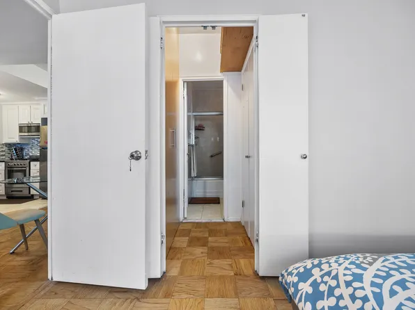 305 East 40th Street image 9 of 19