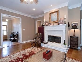 5th image of 448 Greenfield Dr