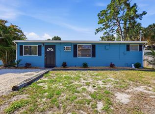555 Artists Ave, Englewood, FL 34223