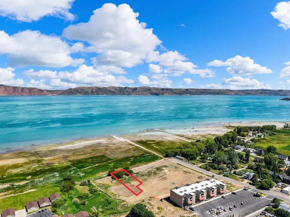 88 S Waters Edge Ln, Garden City, UT 84028