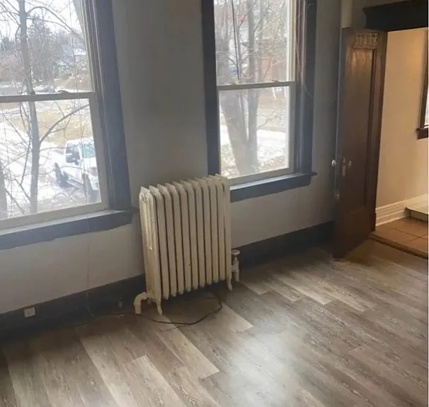 120 W 3rd St #3 — Photo 1