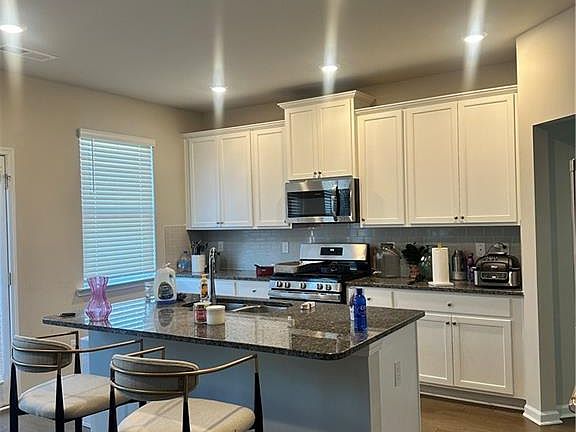 2nd image of 7226 Gladstone Cir