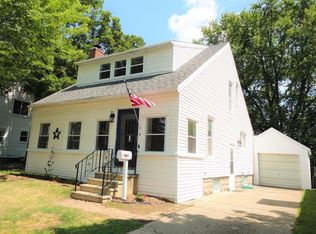 2001 Alpha St, Lansing, MI 48910