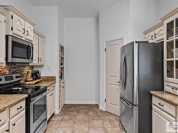 3rd image of 3417 Oakmont Dr