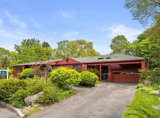 277 10th St, Lowell, MA 01850