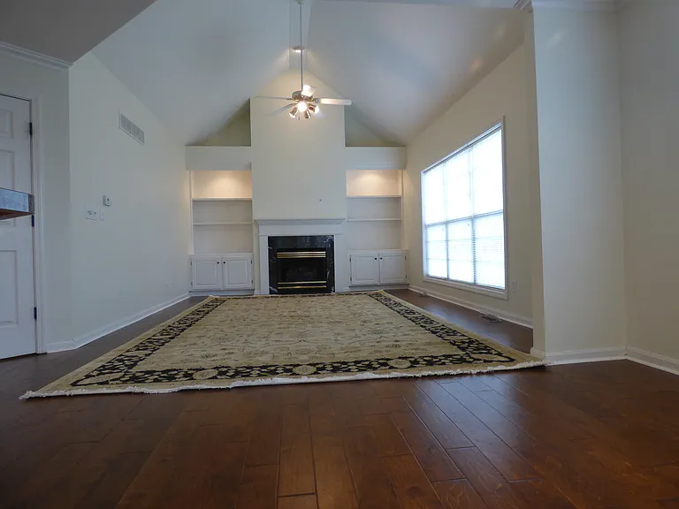 2205 Barrington Ln — Photo 9