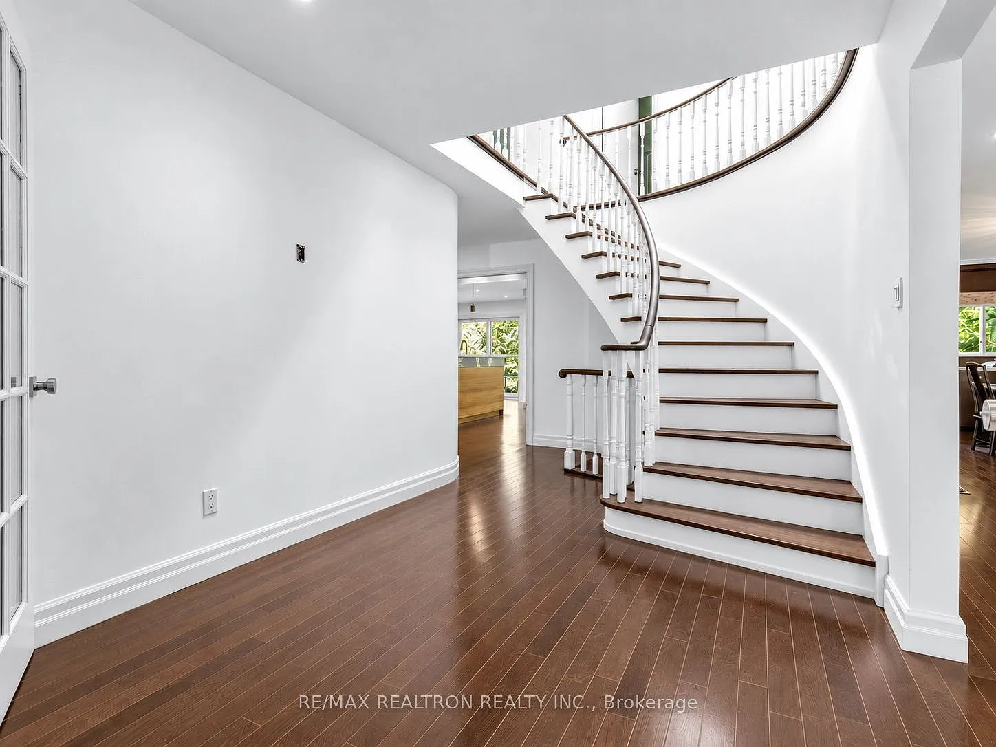 6 bed, $6,850 — Photo 2