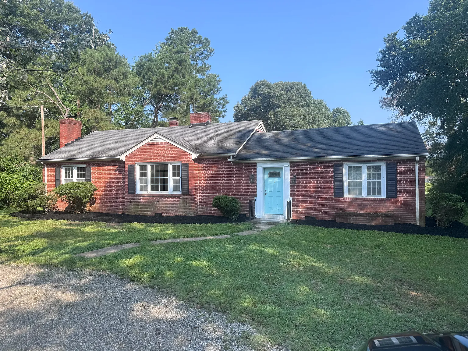 3 bed, 1444 sqft, $1,950 — Photo 1