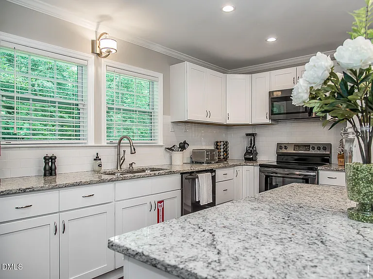 3009 Omah St — Photo 13