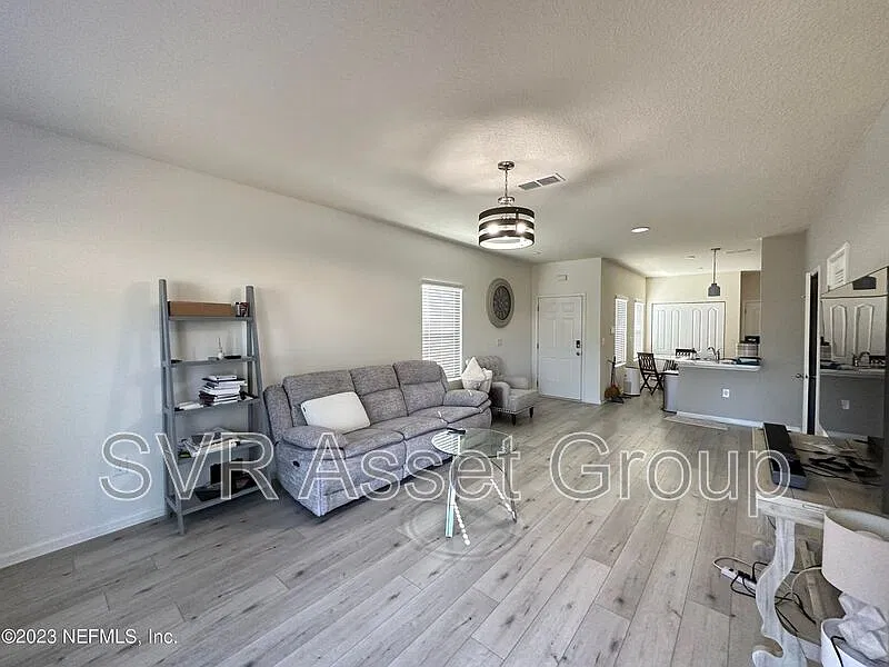 3 bed, 2.5 bath, 1502 sqft, $1,799 — Photo 4