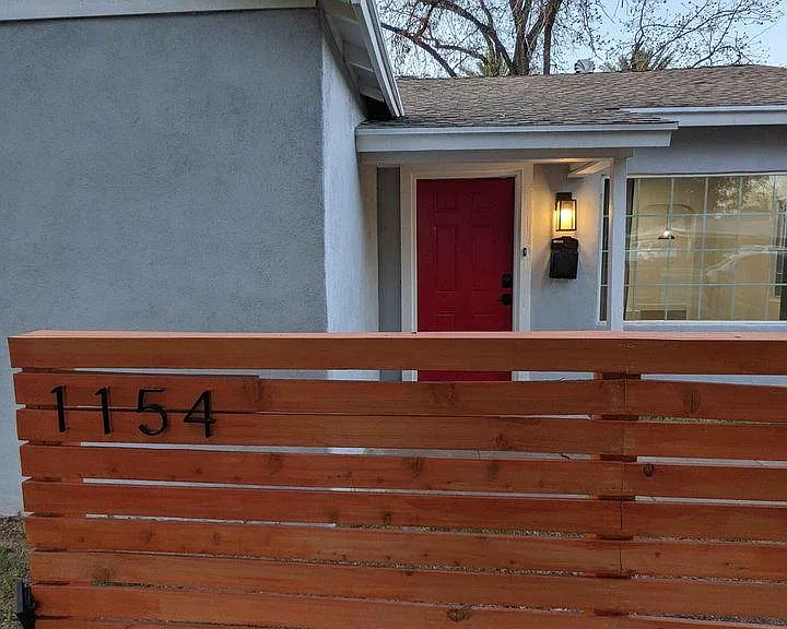 1154 W 2nd Pl — Photo 2