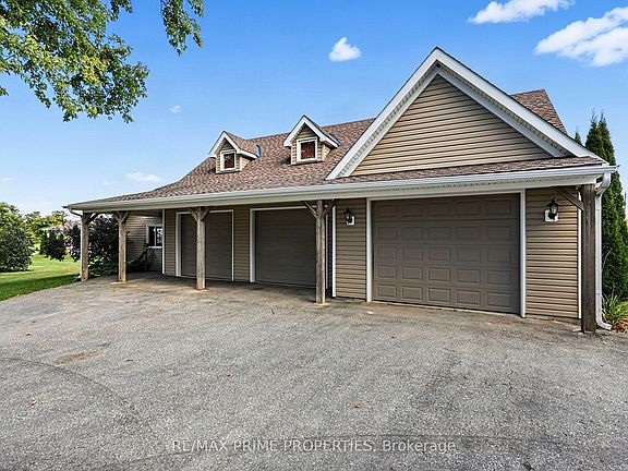 4th image of 426 Zephyr Rd