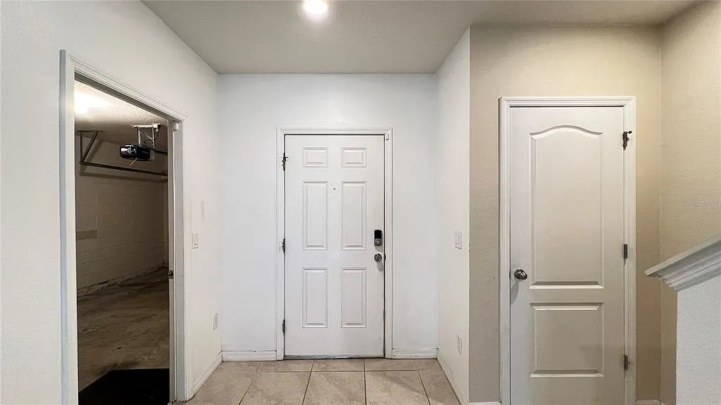 3 bed, 2.5 bath, 1530 sqft, $2,100 — Photo 4