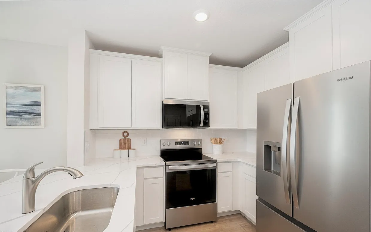 3 bed, 2.5 bath, 1463 sqft, $2,199 — Photo 2